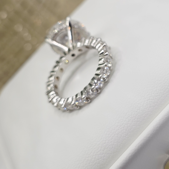 4CTW Moissanite Halo Cut .4 Prong S925 Silver Ring - Picture 4 of 9